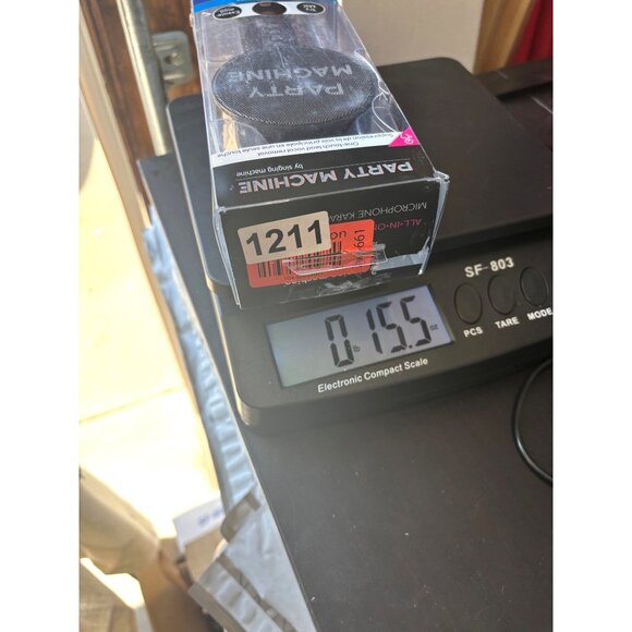 Wireless Bluetooth Karaoke Microphone With LED Lights & Voice Effects - Picture 5 of 5